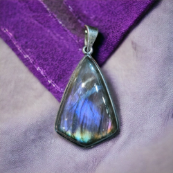 LABRADORITE VIOLETTE PENDENTIF ARGENT 2