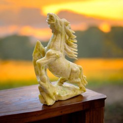 JADE CHEVAL SCULPTÉ